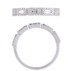 18K white gold Daimond baggutte and roung brilliant cut Diamonds 0.28ct Baggutte 0.22ct Rounf brilliant cut 3.28GM