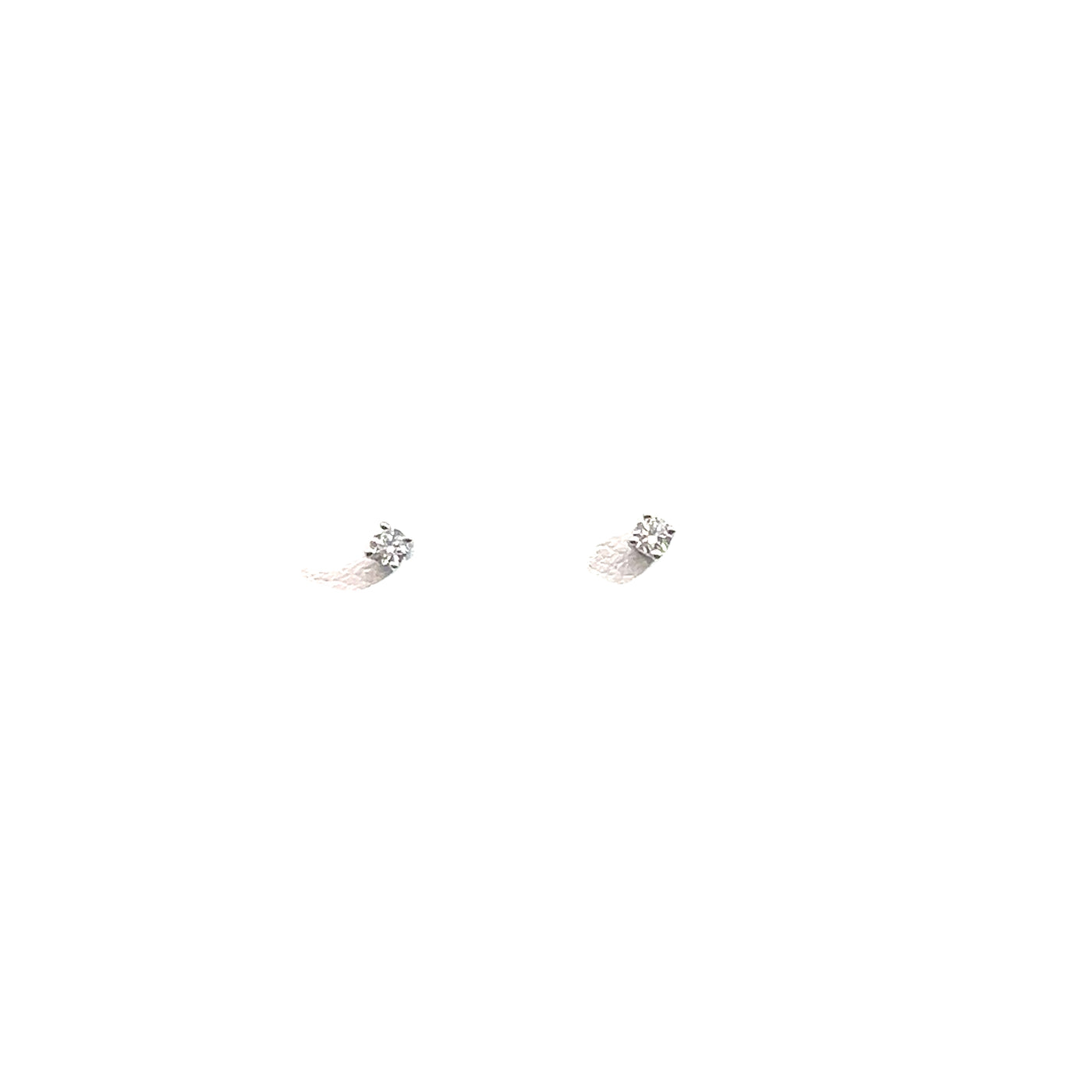 18K 4 Claw Diamond Studs 0.10 Fvs